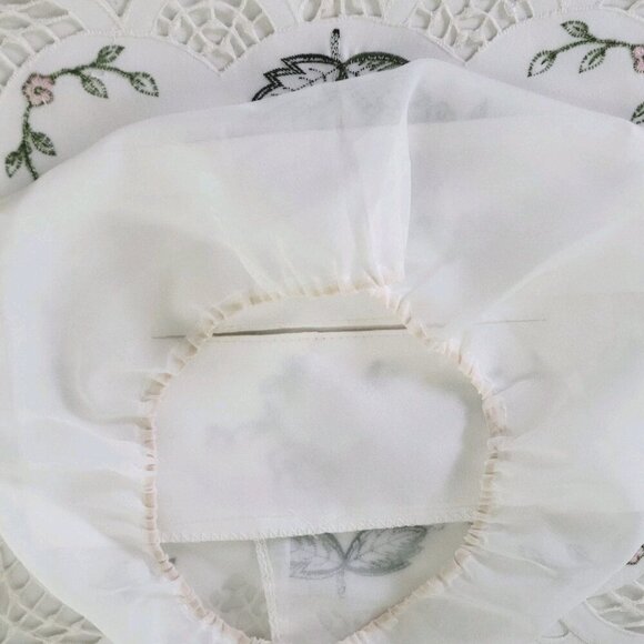 Vintage Kleenex Box Cover Fabric Embroidered Flowers Bows Fits 12" x 6" Box - Picture 3 of 3